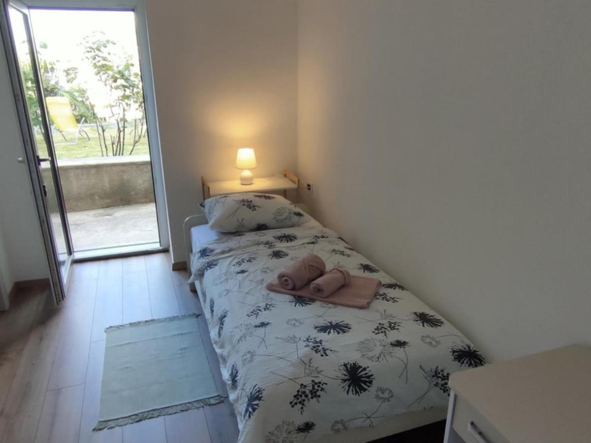 Apartment Hermes Lovran Bagian luar foto