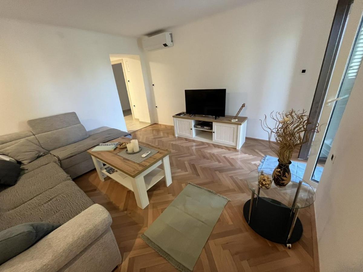 Apartment Hermes Lovran Bagian luar foto