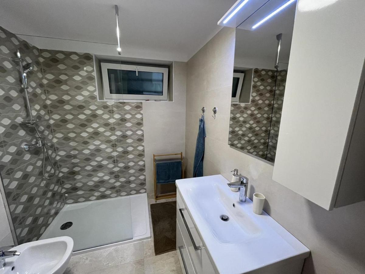 Apartment Hermes Lovran Bagian luar foto