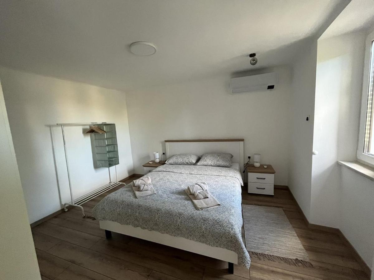 Apartment Hermes Lovran Bagian luar foto
