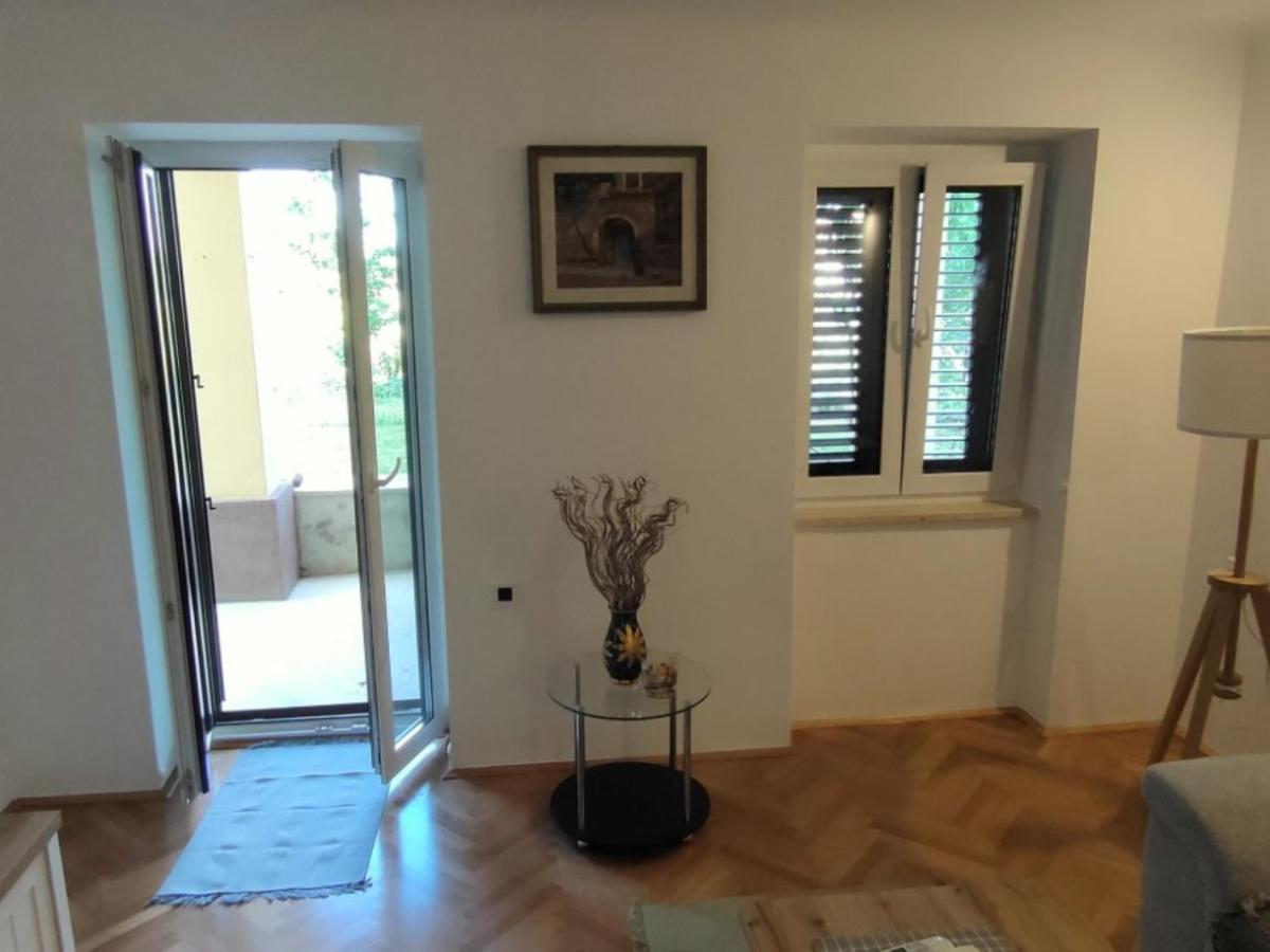 Apartment Hermes Lovran Bagian luar foto